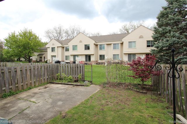 24667 Bashian Drive, Novi, MI 48375