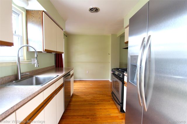 24667 Bashian Drive, Novi, MI 48375