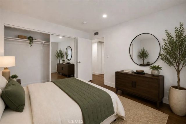 11808 Hamlin Street 3, North Hollywood, CA 91606