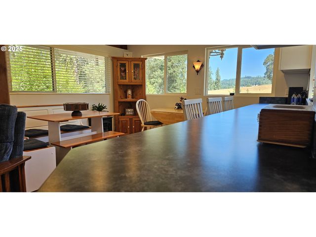 524 AZALEA Dr, Elkton, OR 97436