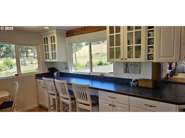 524 AZALEA Dr, Elkton, OR 97436