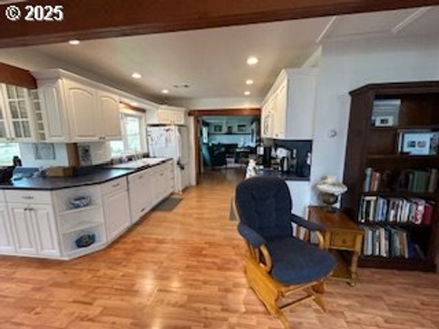 524 AZALEA Dr, Elkton, OR 97436