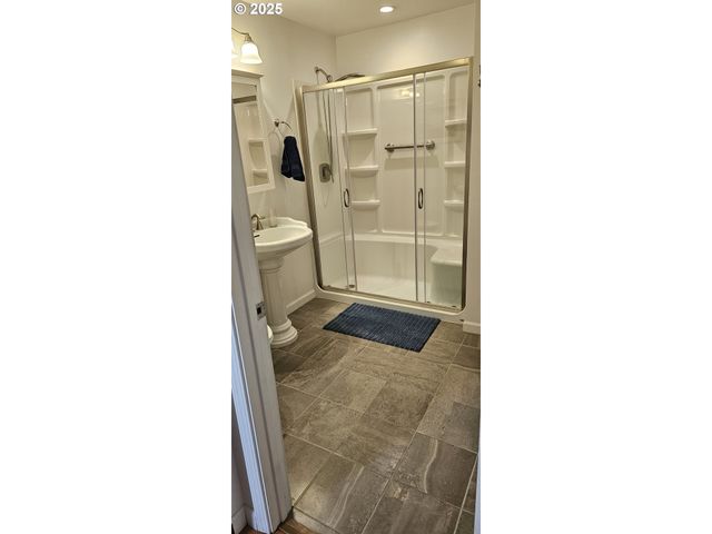 524 AZALEA Dr, Elkton, OR 97436