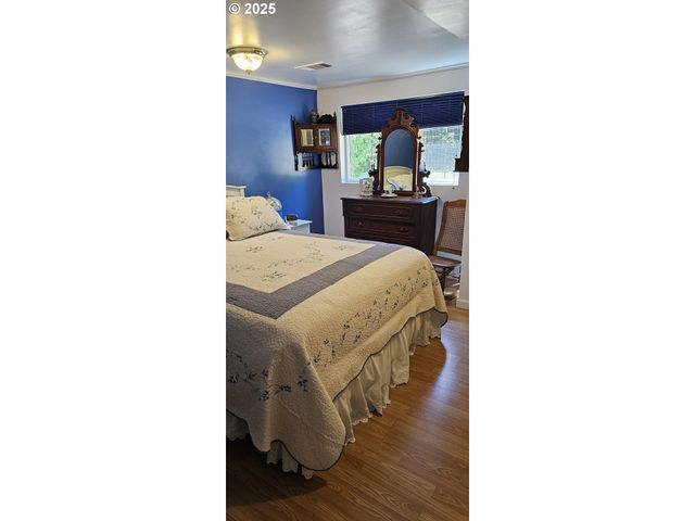 524 AZALEA Dr, Elkton, OR 97436