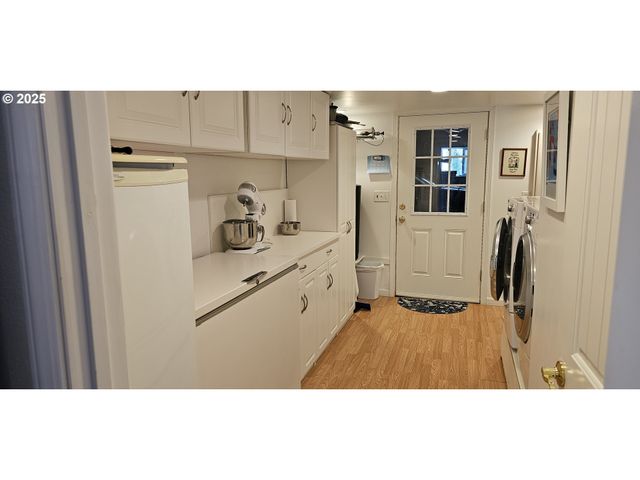 524 AZALEA Dr, Elkton, OR 97436