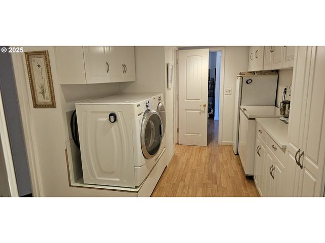 524 AZALEA Dr, Elkton, OR 97436