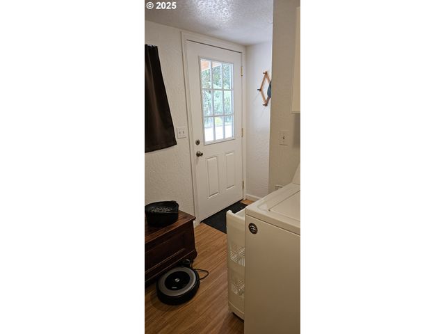 524 AZALEA Dr, Elkton, OR 97436