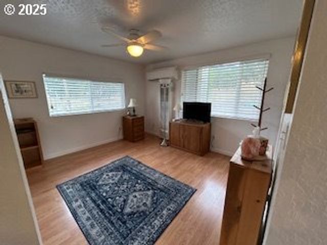 524 AZALEA Dr, Elkton, OR 97436