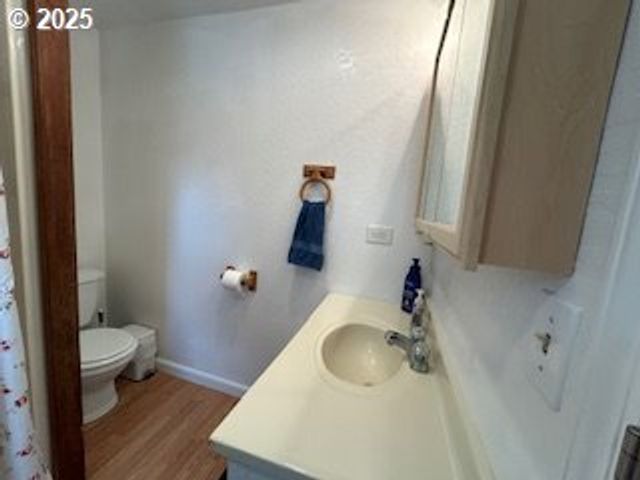 524 AZALEA Dr, Elkton, OR 97436