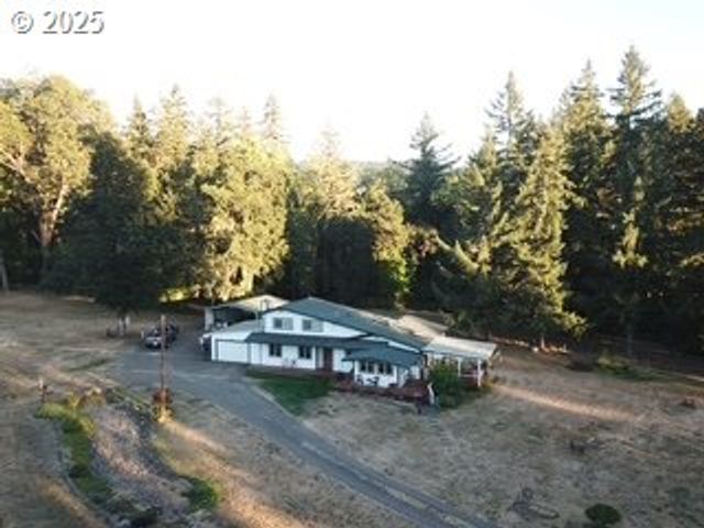 524 AZALEA Dr, Elkton, OR 97436