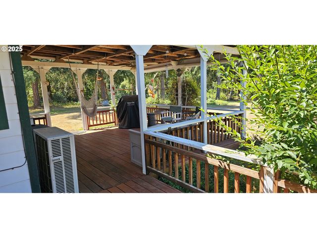 524 AZALEA Dr, Elkton, OR 97436