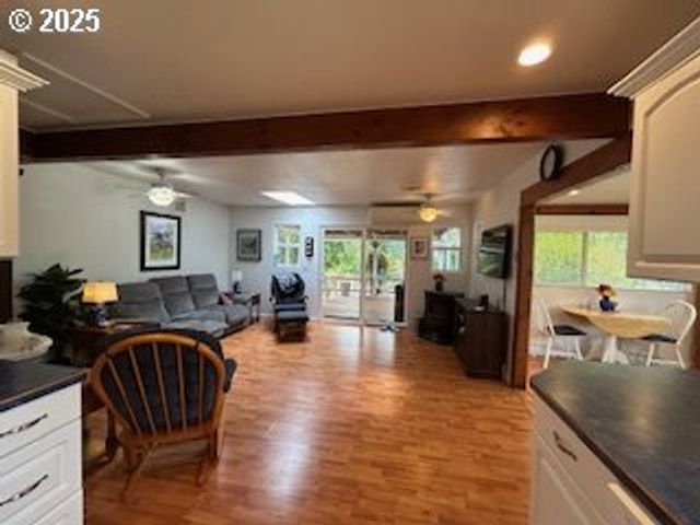 524 AZALEA Dr, Elkton, OR 97436