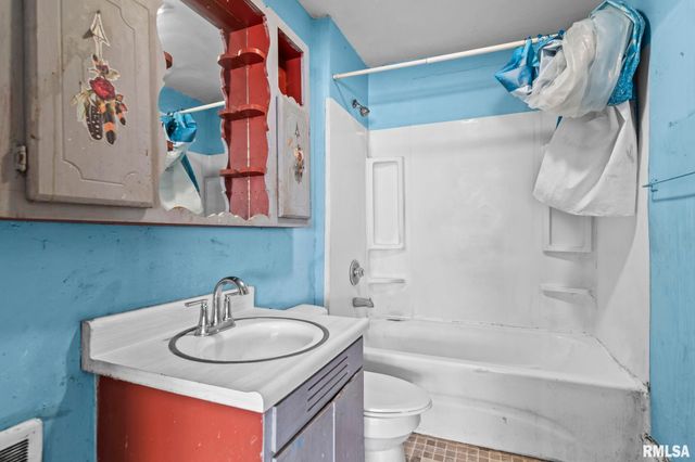 2160 S 14TH Street, Springfield, IL 62703