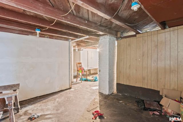 2160 S 14TH Street, Springfield, IL 62703