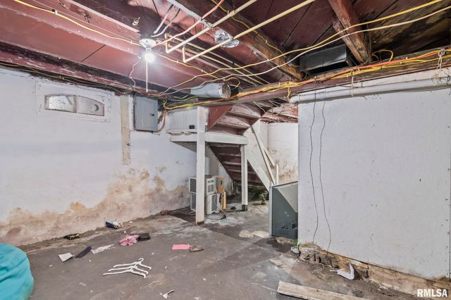 2160 S 14TH Street, Springfield, IL 62703