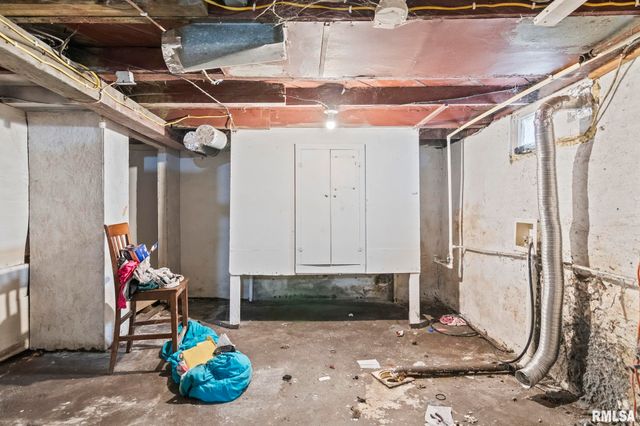 2160 S 14TH Street, Springfield, IL 62703