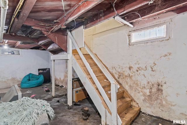 2160 S 14TH Street, Springfield, IL 62703