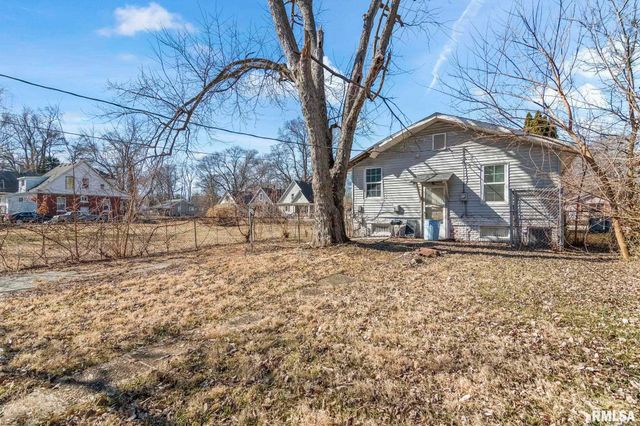 2160 S 14TH Street, Springfield, IL 62703