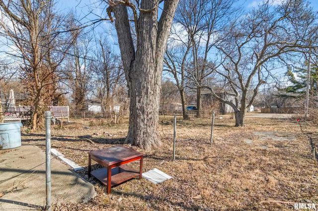 2160 S 14TH Street, Springfield, IL 62703