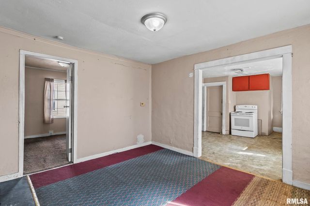 2160 S 14TH Street, Springfield, IL 62703