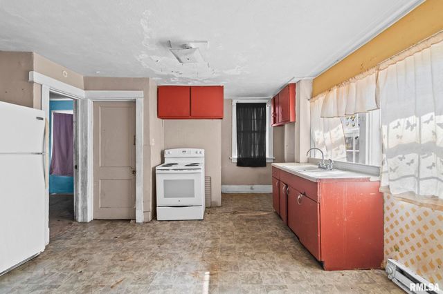 2160 S 14TH Street, Springfield, IL 62703