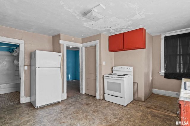 2160 S 14TH Street, Springfield, IL 62703