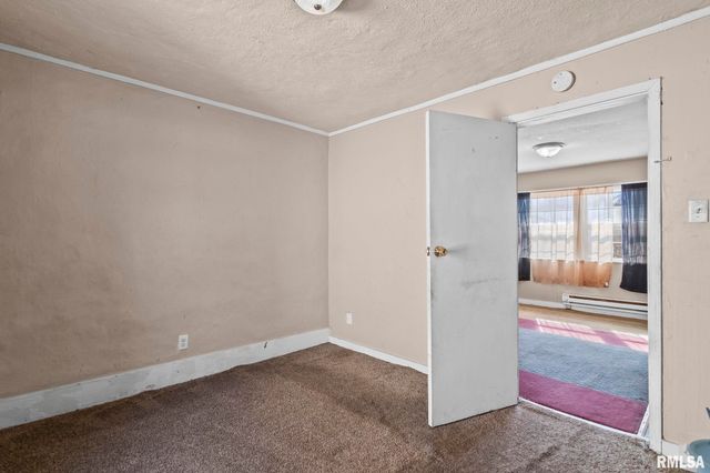 2160 S 14TH Street, Springfield, IL 62703