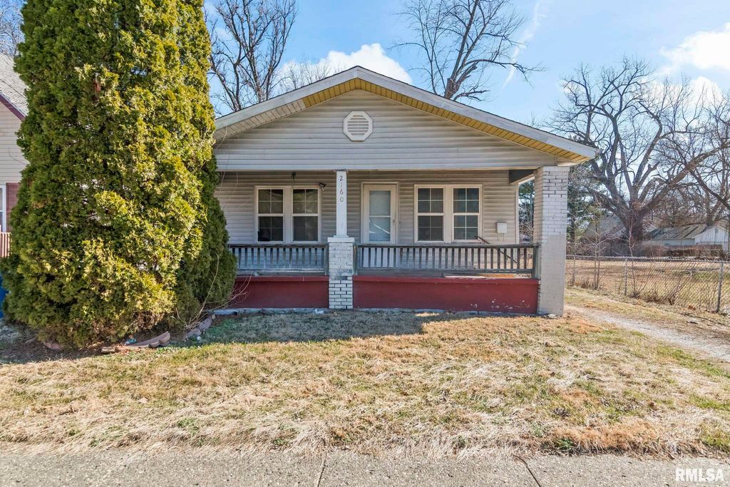 2160 S 14TH Street, Springfield, IL 62703