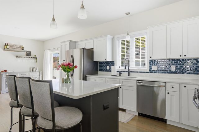 119 Westwood Drive, Nashua, NH 03062