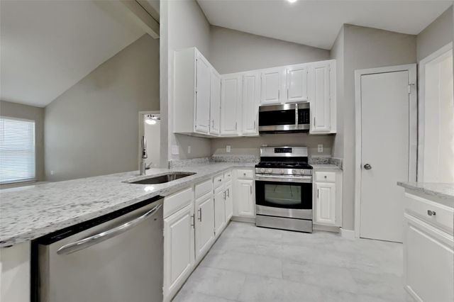 10207 Horseshoe Bend Drive, Houston, TX 77064