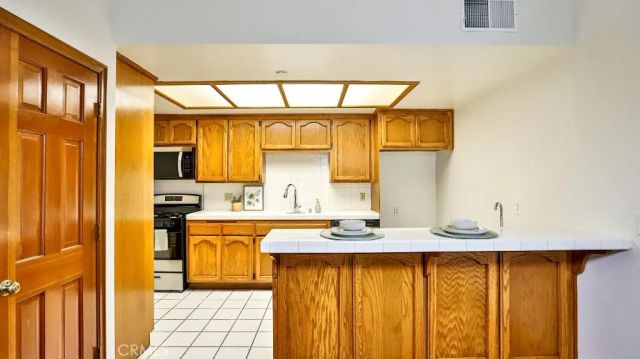 17200 Newhope, Fountain Valley, CA 92708
