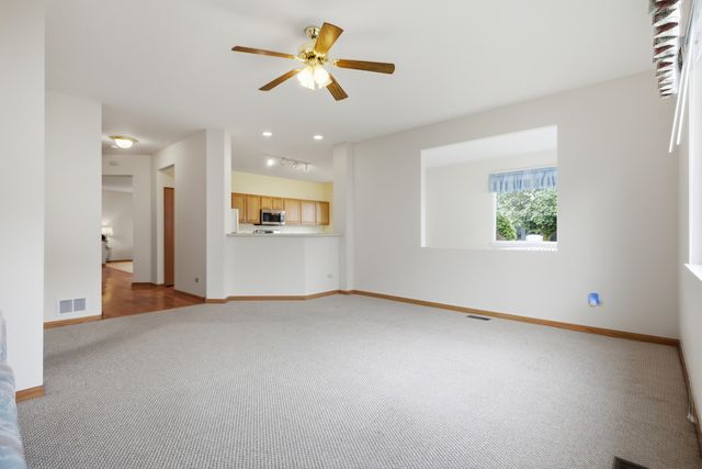 623 Saugatuk Circle, Romeoville, IL 60446