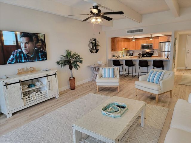 7650 BAYSHORE DRIVE 302, Treasure Island, FL 33706