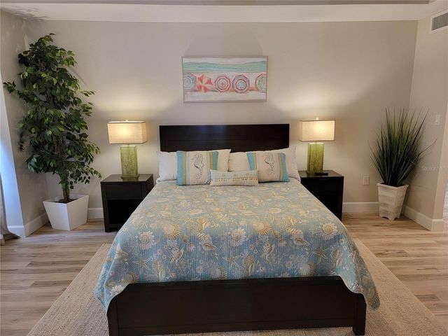 7650 BAYSHORE DRIVE 302, Treasure Island, FL 33706