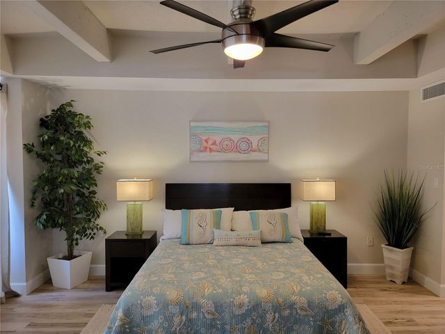 7650 BAYSHORE DRIVE 302, Treasure Island, FL 33706