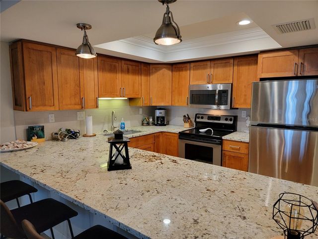 7650 BAYSHORE DRIVE 302, Treasure Island, FL 33706