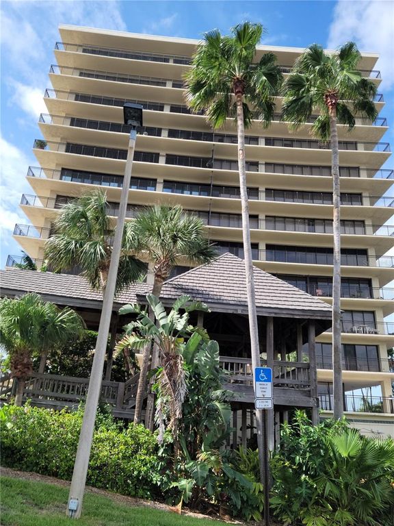 7650 BAYSHORE DRIVE 302, Treasure Island, FL 33706
