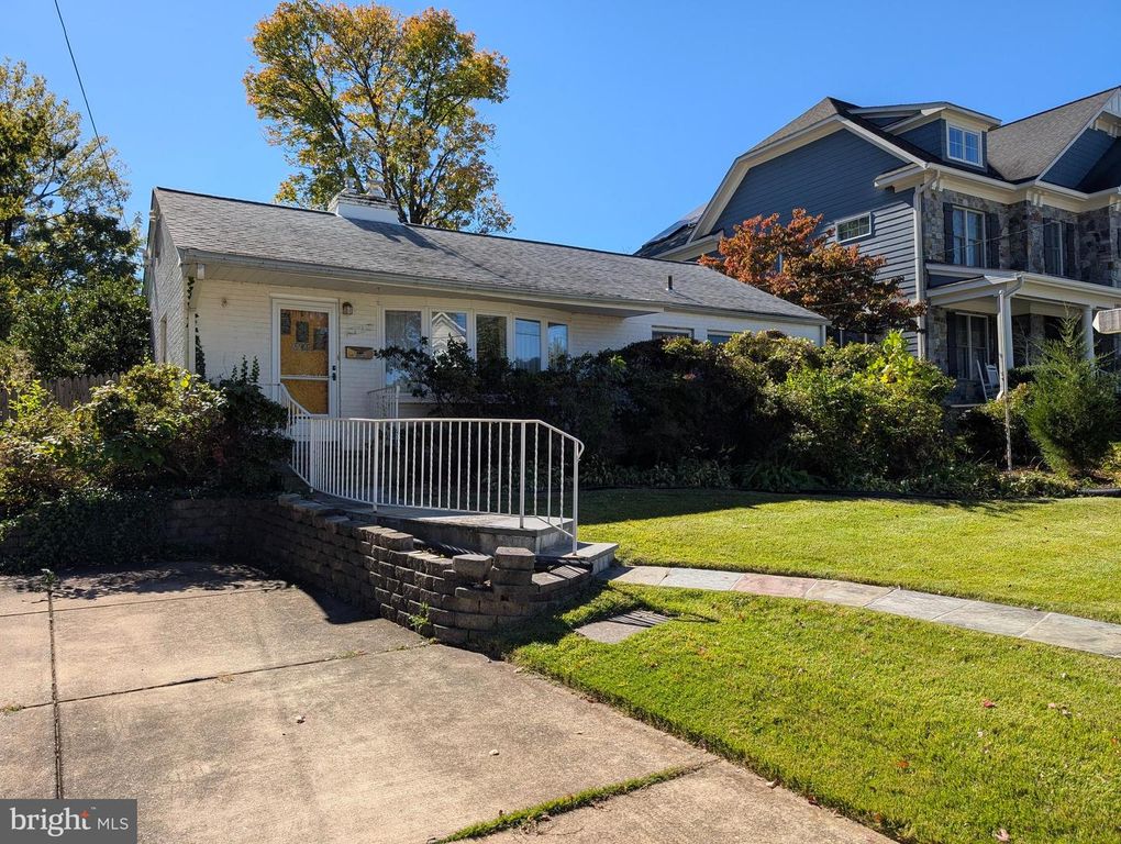 5902 IPSWICH RD, Bethesda, MD 20814