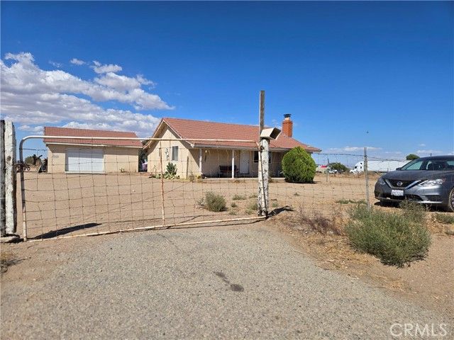 9760 Phelan Road, Oak Hills, CA 92344