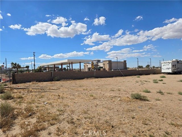 9760 Phelan Road, Oak Hills, CA 92344