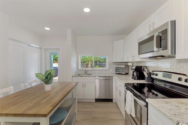 1731 REDWOOD STREET, Sarasota, FL 34231