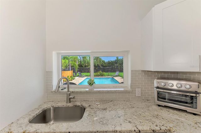 1731 REDWOOD STREET, Sarasota, FL 34231