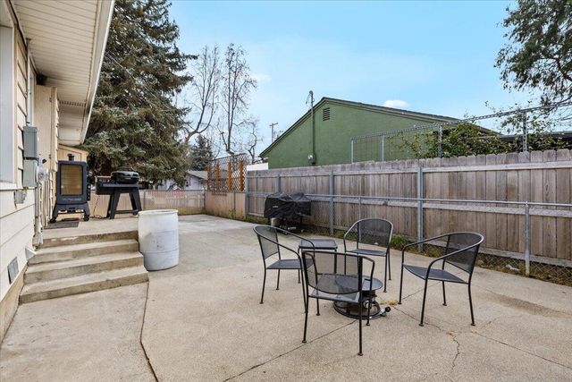 442 NE Baker Drive, Grants Pass, OR 97526