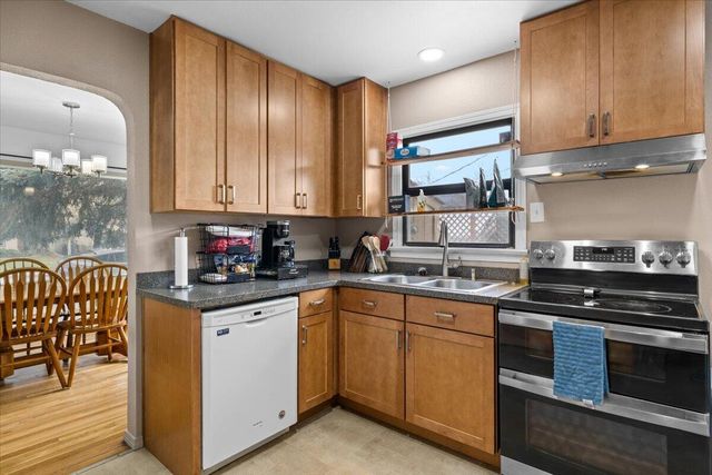 442 NE Baker Drive, Grants Pass, OR 97526