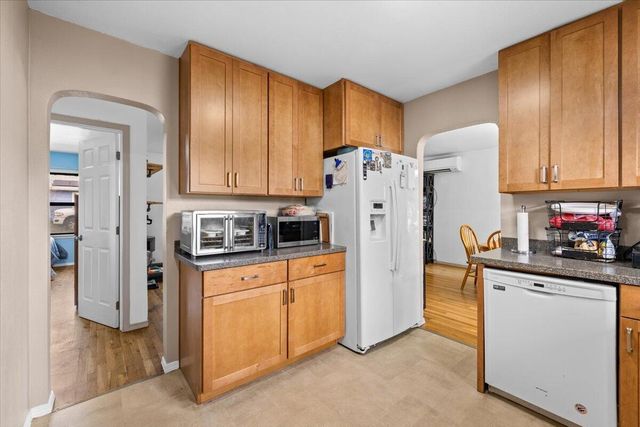 442 NE Baker Drive, Grants Pass, OR 97526