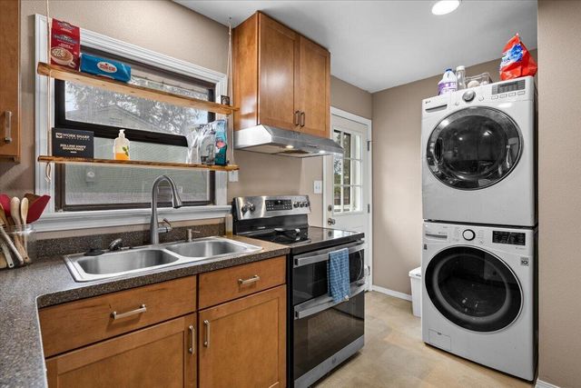 442 NE Baker Drive, Grants Pass, OR 97526