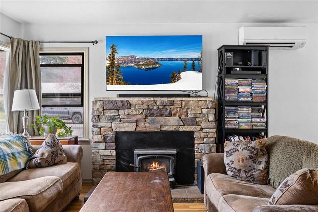 442 NE Baker Drive, Grants Pass, OR 97526