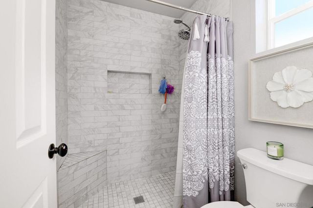 2227 Medina Gln, Escondido, CA 92026