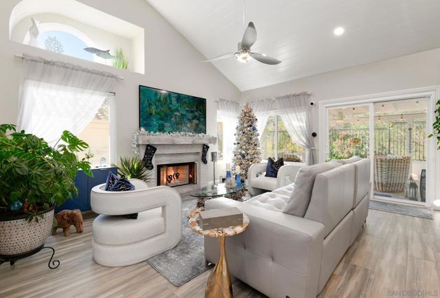 2227 Medina Gln, Escondido, CA 92026