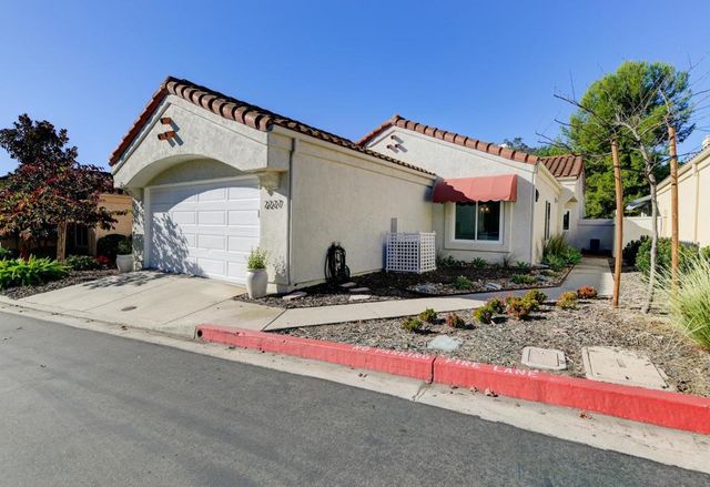 2227 Medina Gln, Escondido, CA 92026